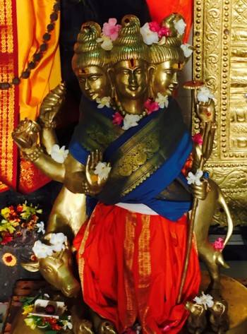 Dattatreya statue