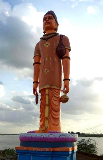 Sripada statue at Nivrutti Sangamam